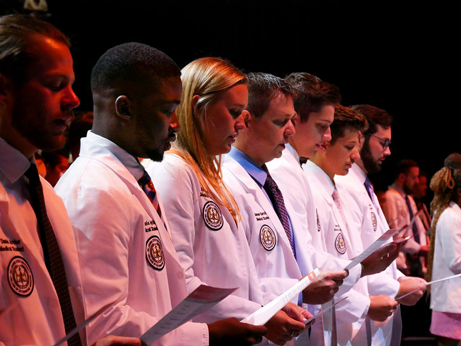 The Class of 2026 reads the Osteopathic Oath at their White Coat Ceremony.