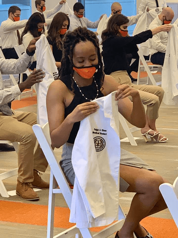 Class of 2024 receive their White Coats!